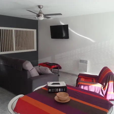 Apartment T2 50m2 Belle Vue Calme Centre Port Parking