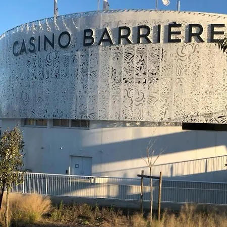 T2 50m2 Belle Vue Calme Centre Port Parking *